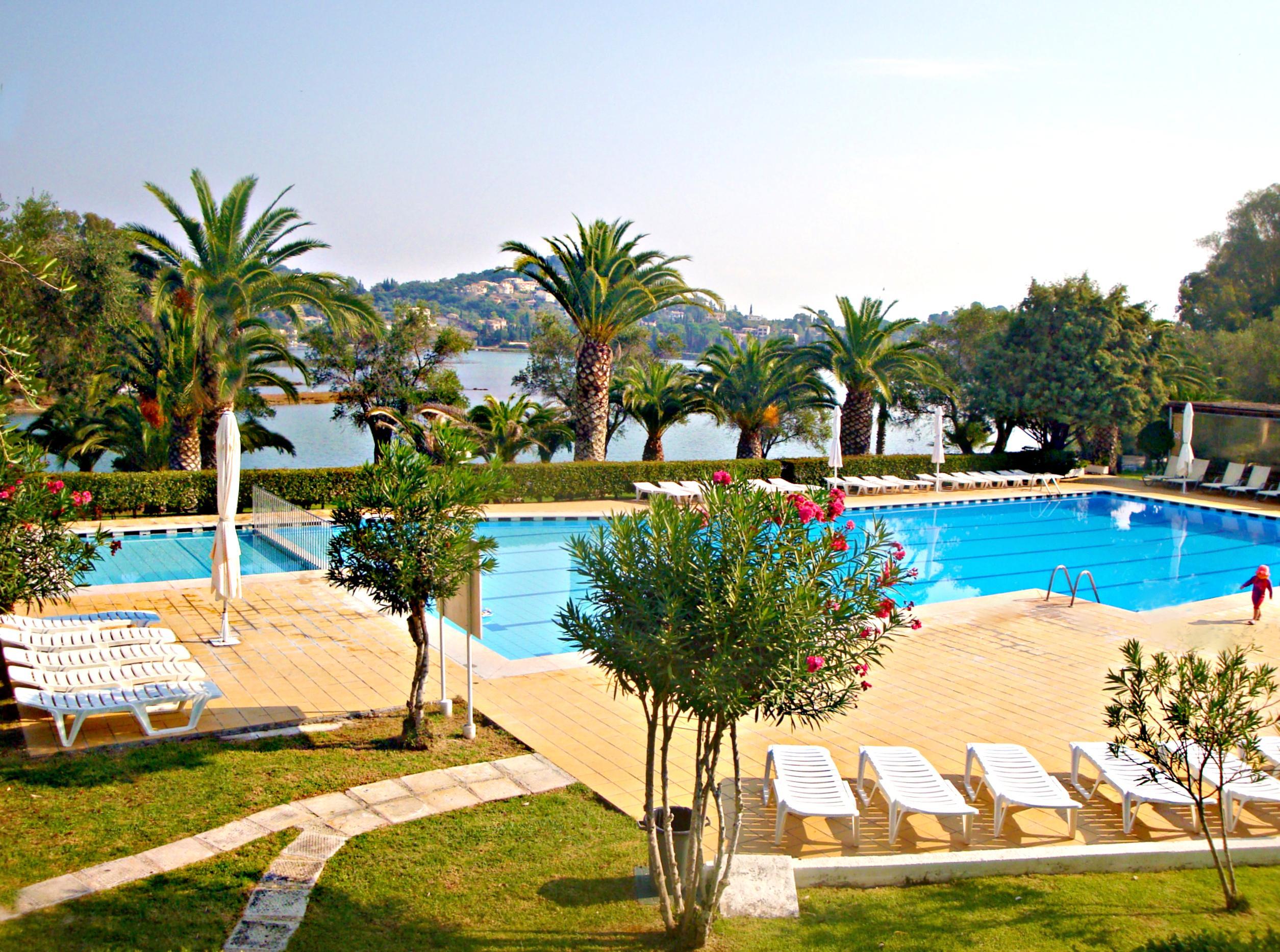 Aparthotel Helion 3*
